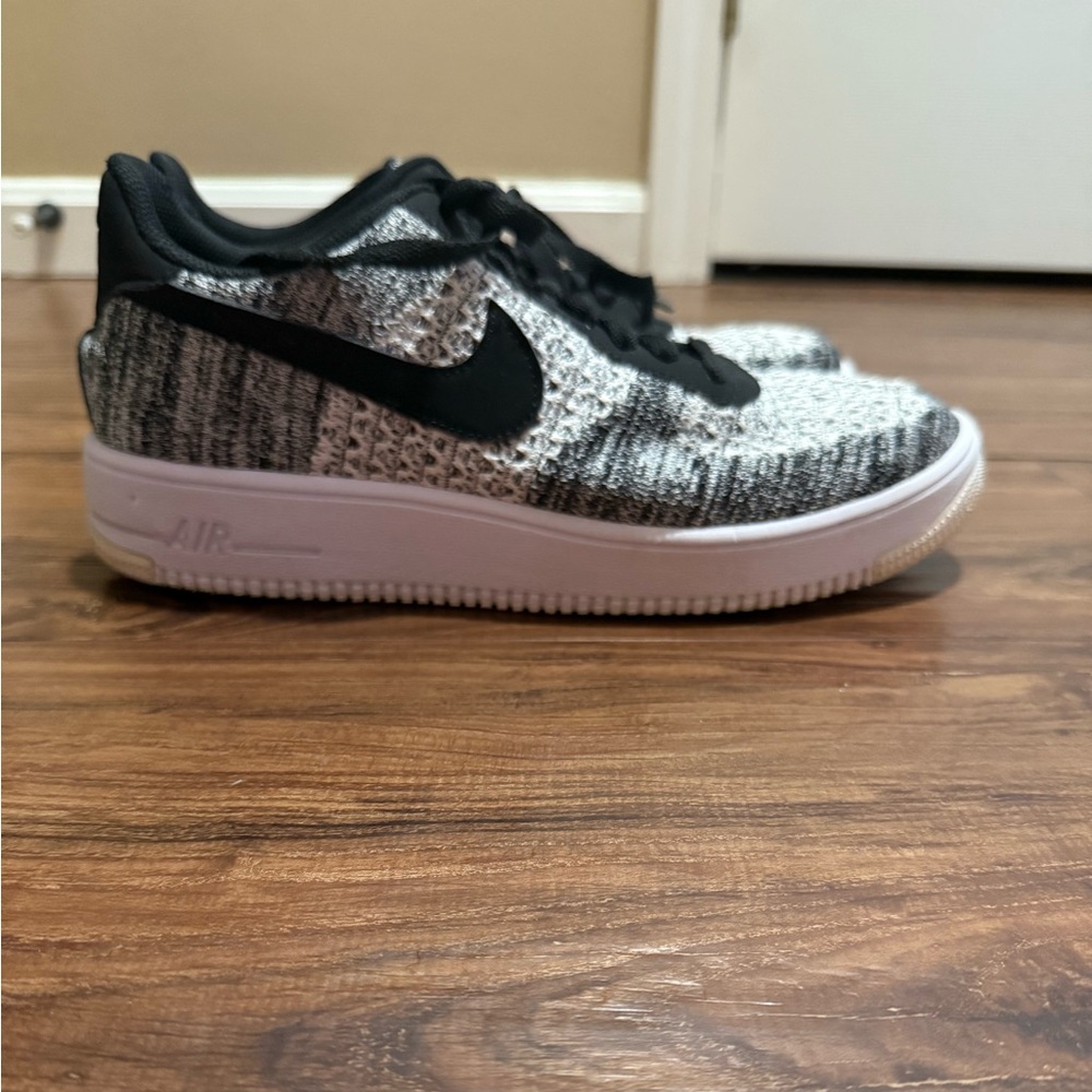 Nike Women's Athletic Shoes - Black and White
